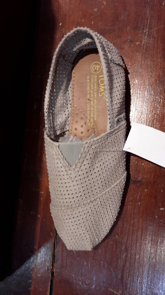 TOMS 807